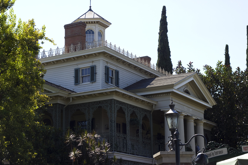 Disneyland's Haunted Mansion